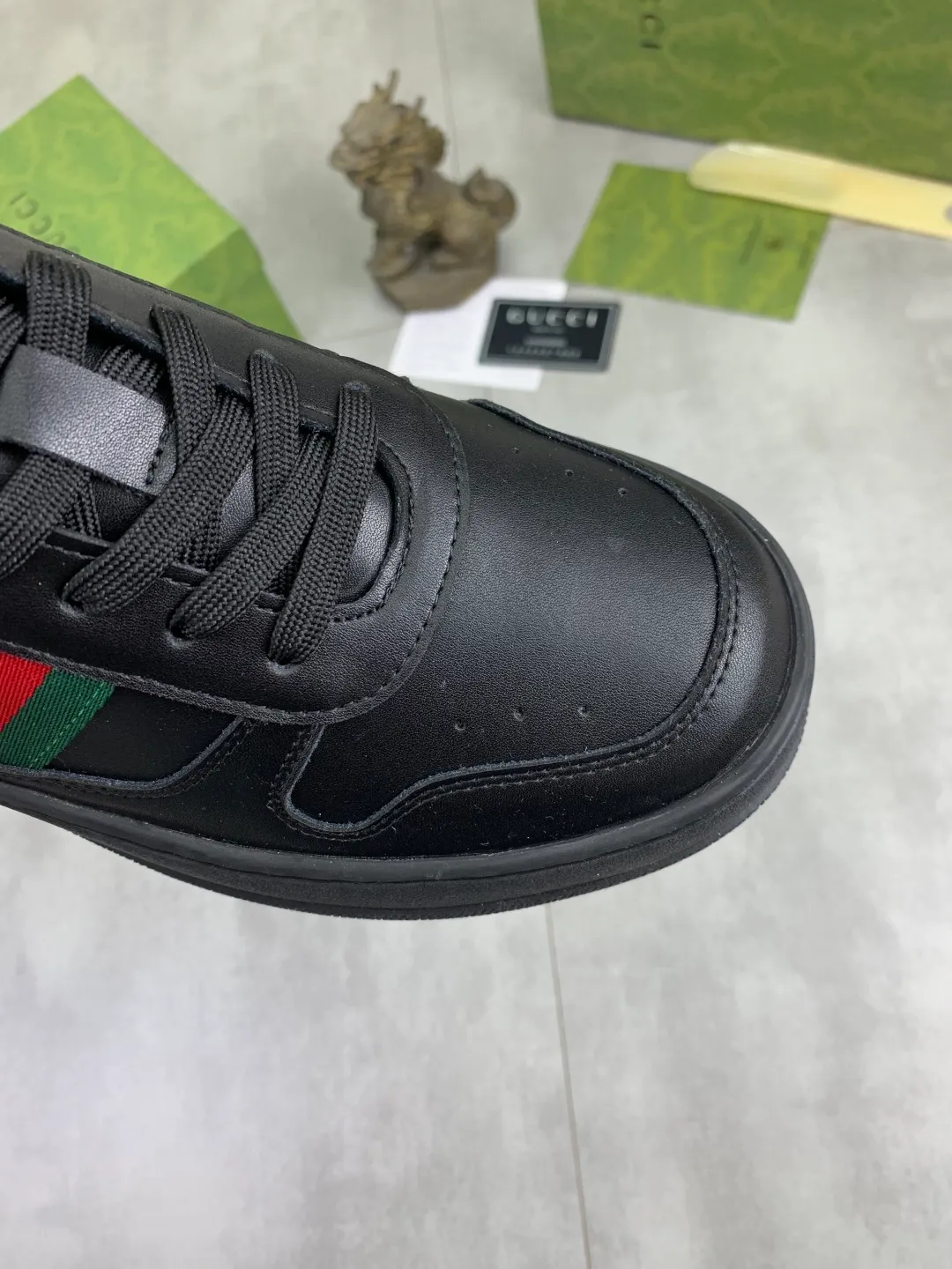 Men's shoes 💰P400💰【New model】 🆘 The latest model from Gucci official website 🎁 Classic casual and fashionable men's shoes 👟 Hot model 💥 Simple and elegant style, exclusive for trendy men. Unique latest brand elements from the official website 👑 Original Gucci decoration, fashionable and generous, made of original soft calfskin fabric ➕ Comfortable soft pigskin lining ✅Wear-resistant rubber outsole specified on the official website_Full elasticity, classic model taken in real life🎬Color: 5️⃣colors available😍Number: 38-44 (45 46 customized)